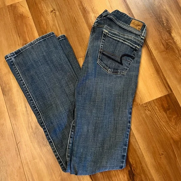 AE American Eagle Boot Cut Jeans Size 2 EUC - Picture 1 of 4
